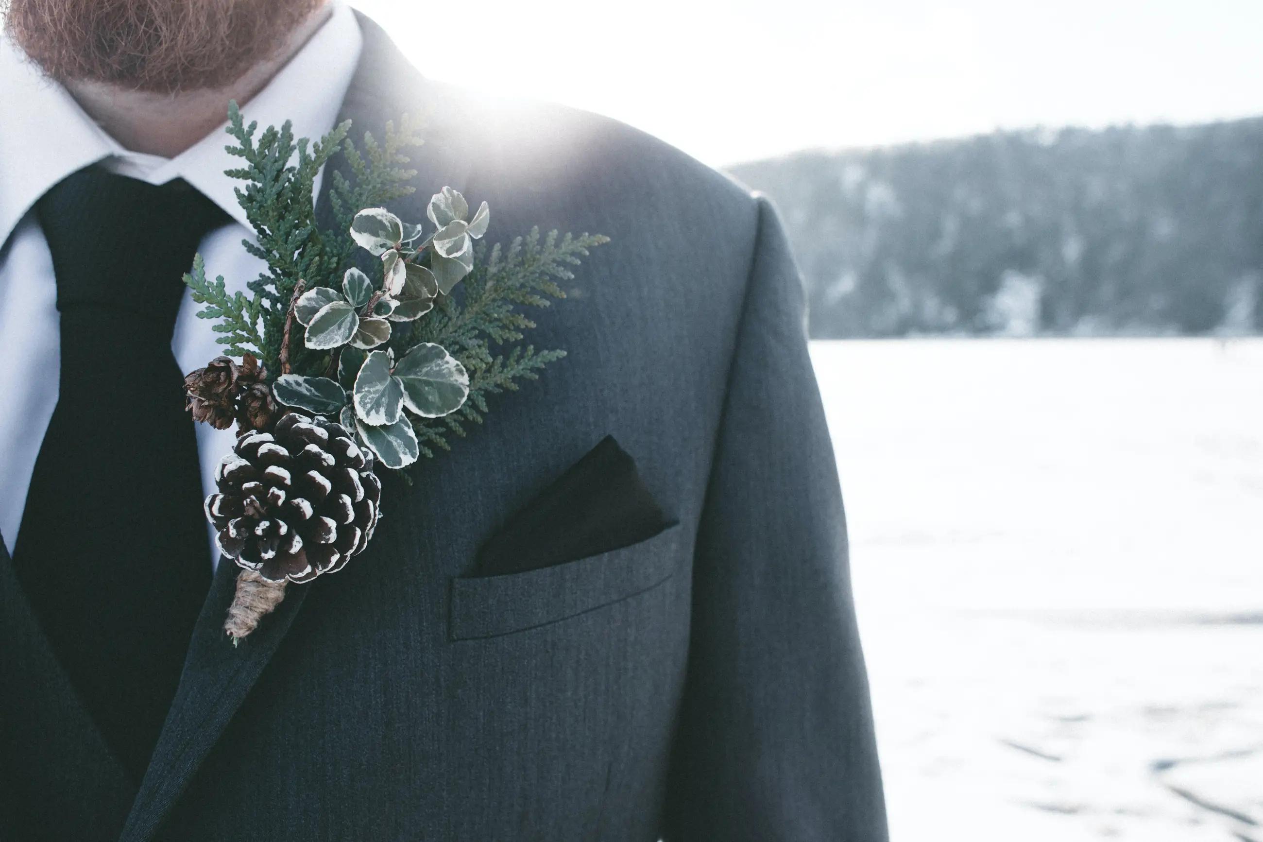 Holiday-Inspired Wedding Color Palettes. Desktop Image
